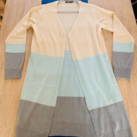 Colorblock Spring Cardigan - Picture 2 of 4